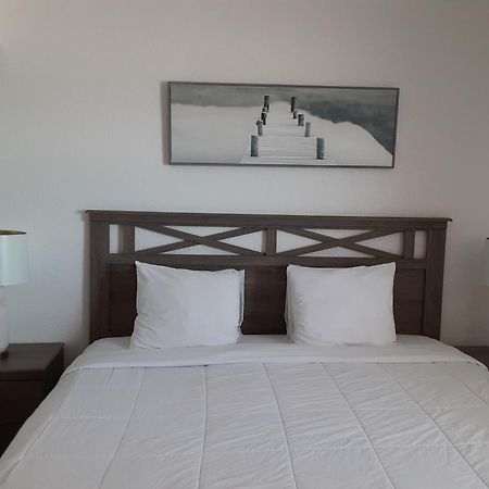 Sandalwood Beach Resort North Redington Beach Esterno foto
